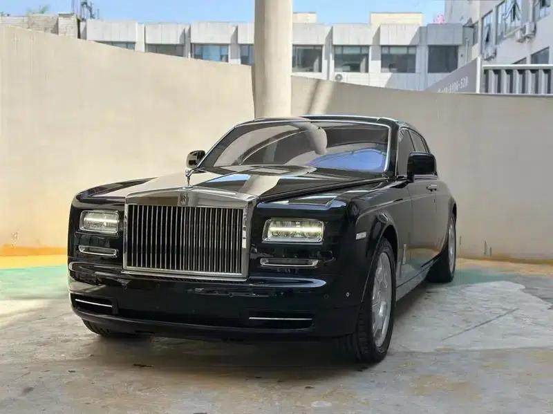 2010 Nissan Phantom 6.7T Automatic Rear-Wheel Drive 5-Seater (Parallel Import) — миниатюра 1