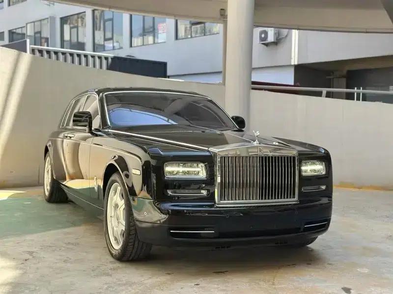 2010 Nissan Phantom 6.7T Automatic Rear-Wheel Drive 5-Seater (Parallel Import) — миниатюра 3