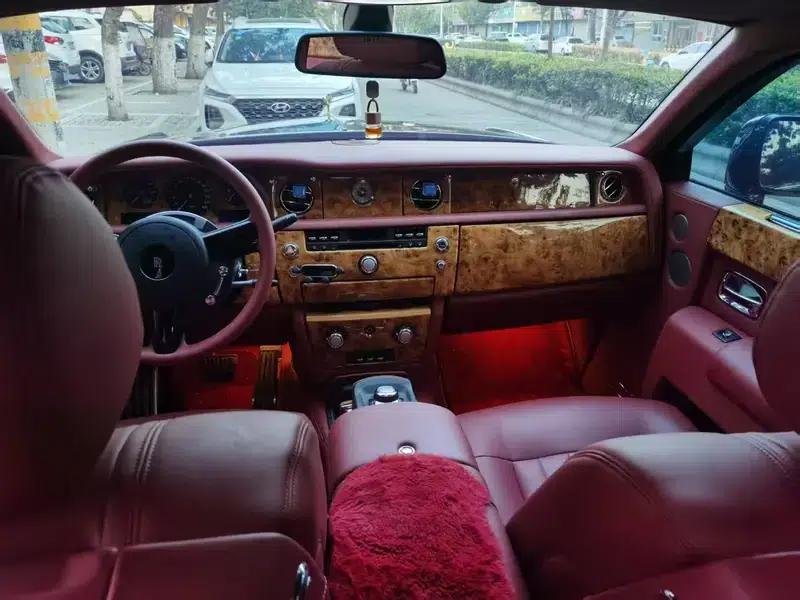 2010 Nissan Phantom 6.7T Automatic Rear-Wheel Drive 5-Seater (Parallel Import) — миниатюра 8