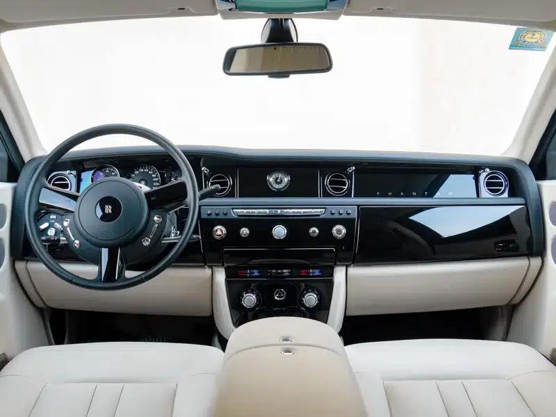 2013 Phantom 6.7L Extended Wheelbase (EWB) — миниатюра 19