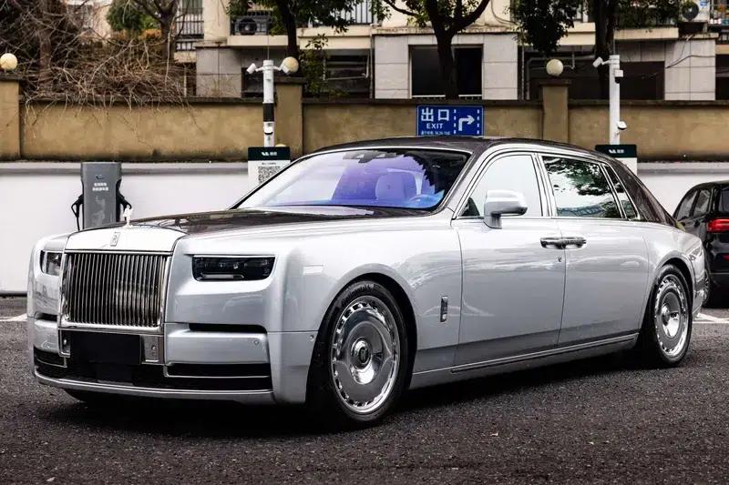 2018 Phantom 6.7T Long Wheelbase — миниатюра 1
