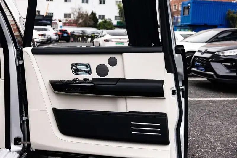 2018 Phantom 6.7T Long Wheelbase — миниатюра 6