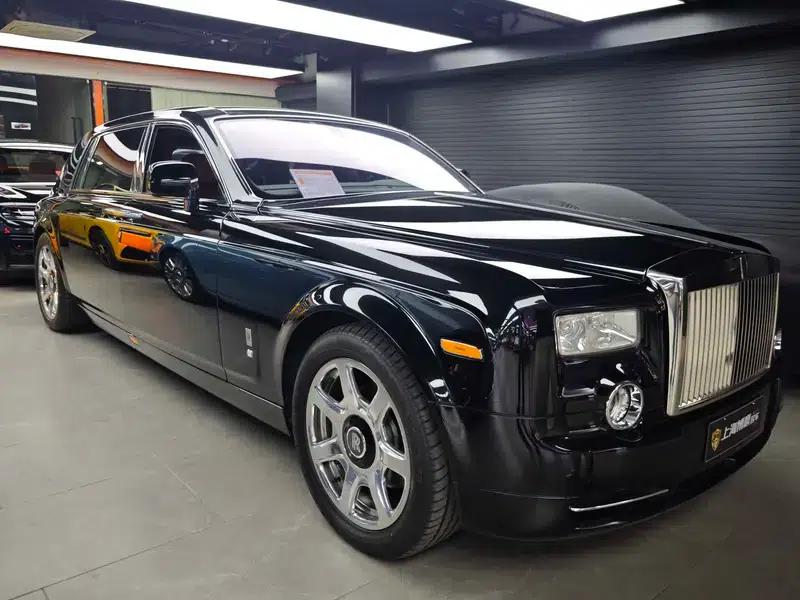 2011 Nissan Phantom 6.7T Automatic 4WD 4-Seater (Parallel Import) — миниатюра 2