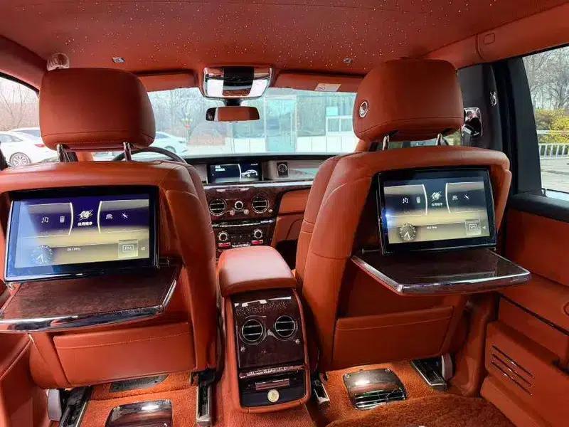 2018 Phantom 6.7T Long Wheelbase — миниатюра 6