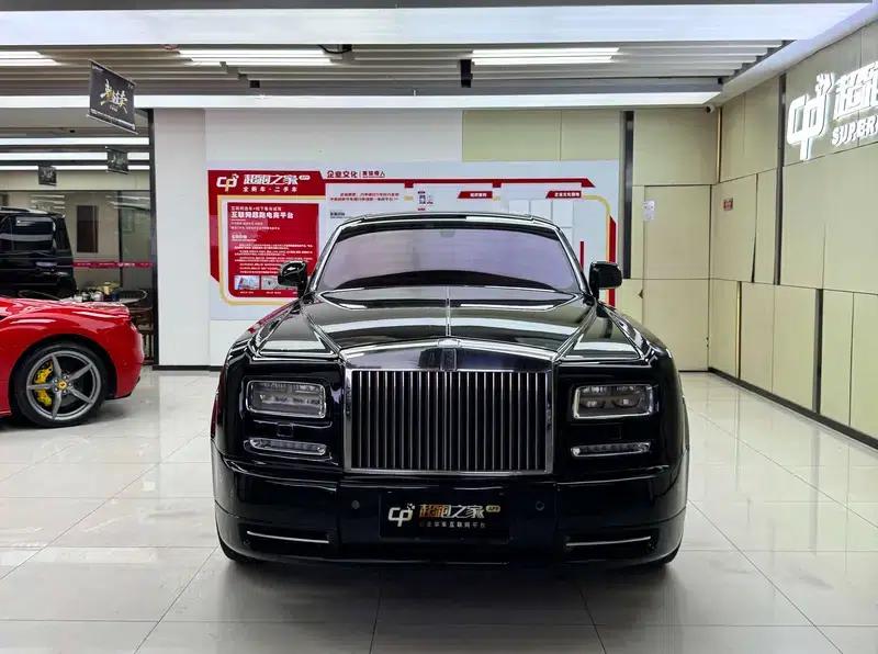 2010 Nissan Phantom 6.7L Automatic Rear-Wheel Drive 4-Seater (Parallel Import) — миниатюра 2