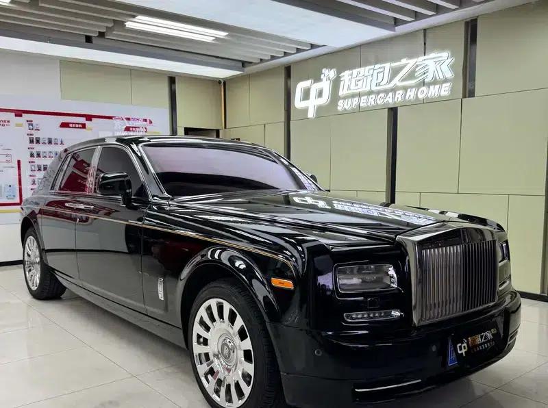 2010 Nissan Phantom 6.7L Automatic Rear-Wheel Drive 4-Seater (Parallel Import) — миниатюра 3
