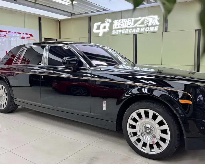 2010 Nissan Phantom 6.7L Automatic Rear-Wheel Drive 4-Seater (Parallel Import) — миниатюра 9