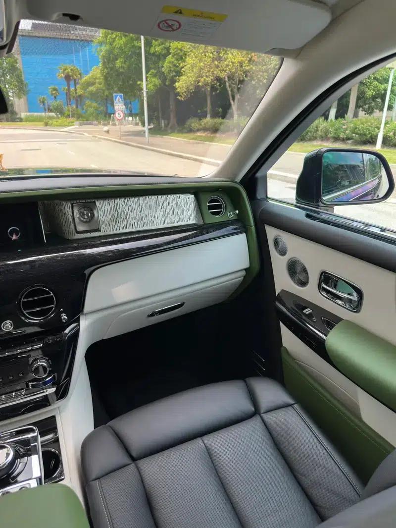 2022 Phantom 6.7T Automatic AWD 4-seater — миниатюра 14