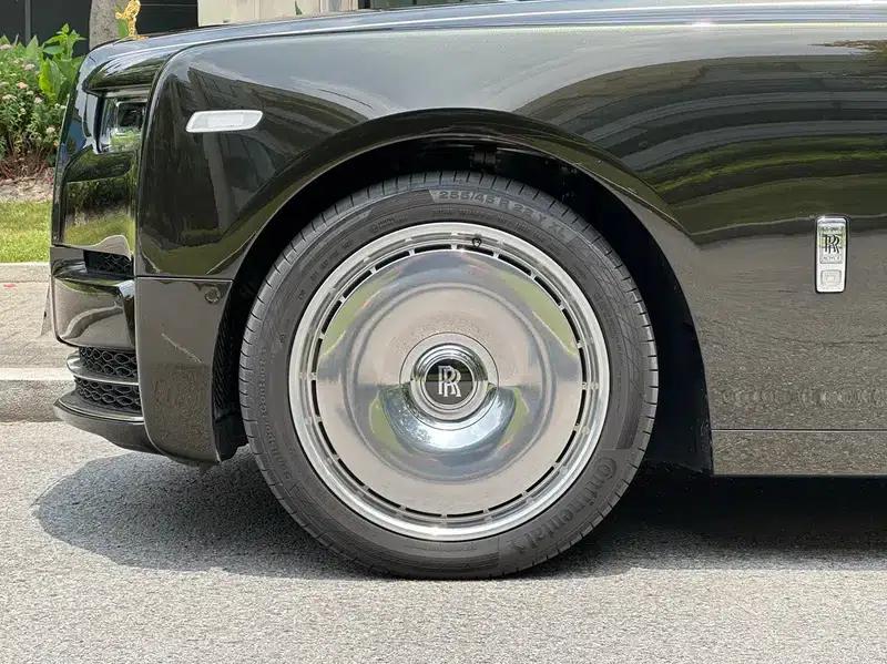 2022 Phantom 6.7T Automatic AWD 4-seater — миниатюра 17