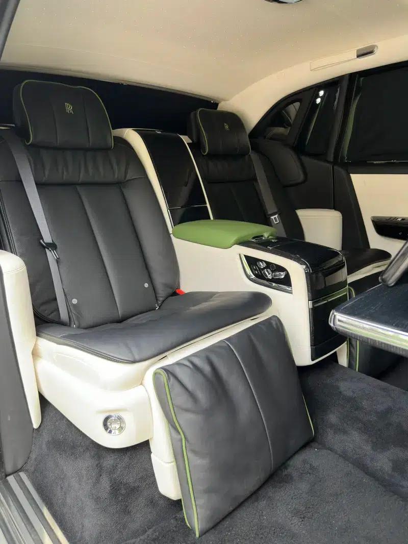 2022 Phantom 6.7T Automatic AWD 4-seater — миниатюра 23