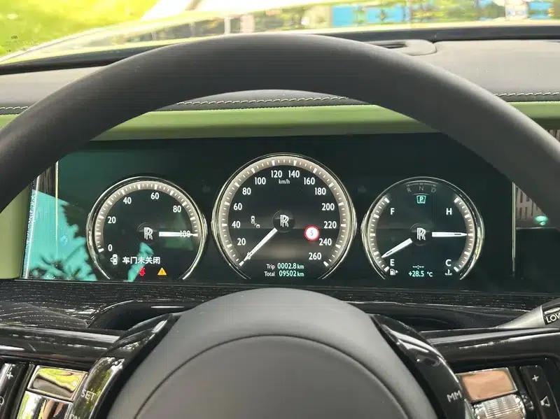 2022 Phantom 6.7T Automatic AWD 4-seater — миниатюра 26
