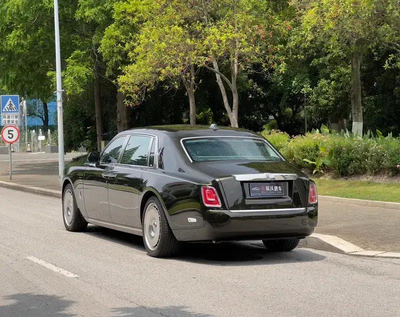 2022 Phantom 6.7T Automatic AWD 4-seater — миниатюра 5