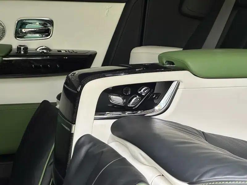 2022 Phantom 6.7T Automatic AWD 4-seater — миниатюра 9