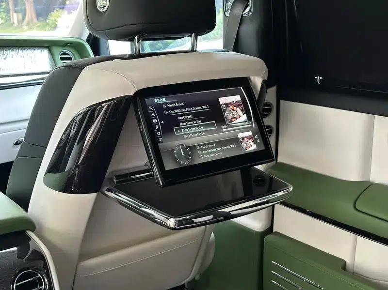 2022 Phantom 6.7T Automatic AWD 4-seater — миниатюра 10
