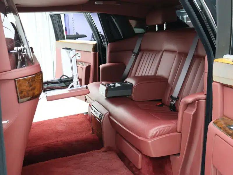 2006 Phantom 6.7L Extended Wheelbase (EWB) — миниатюра 21