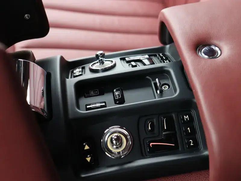 2006 Phantom 6.7L Extended Wheelbase (EWB) — миниатюра 10