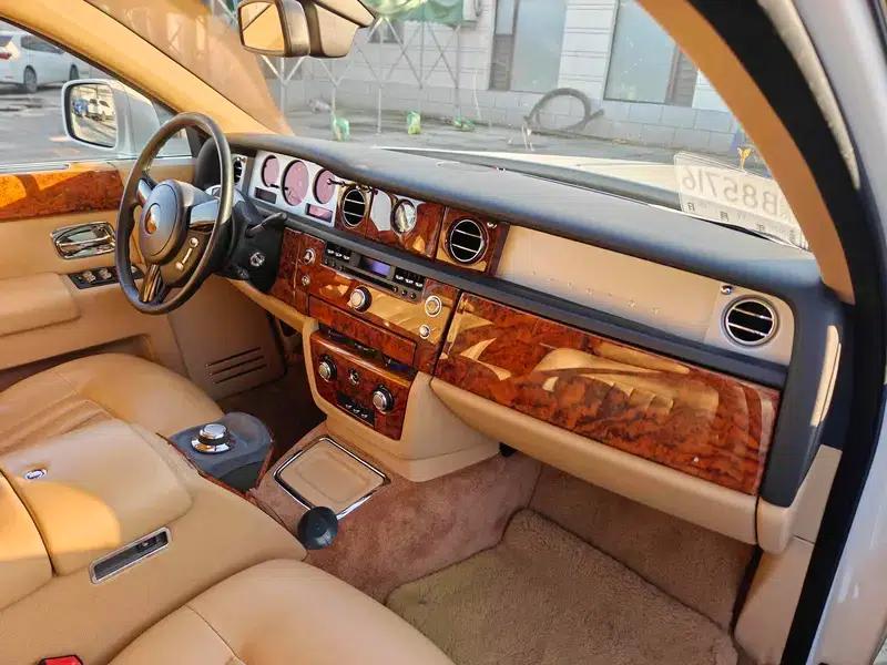 2011 Phantom 6.7T Automatic Rear-Wheel Drive 4-Seater Factory Custom Edition — миниатюра 12