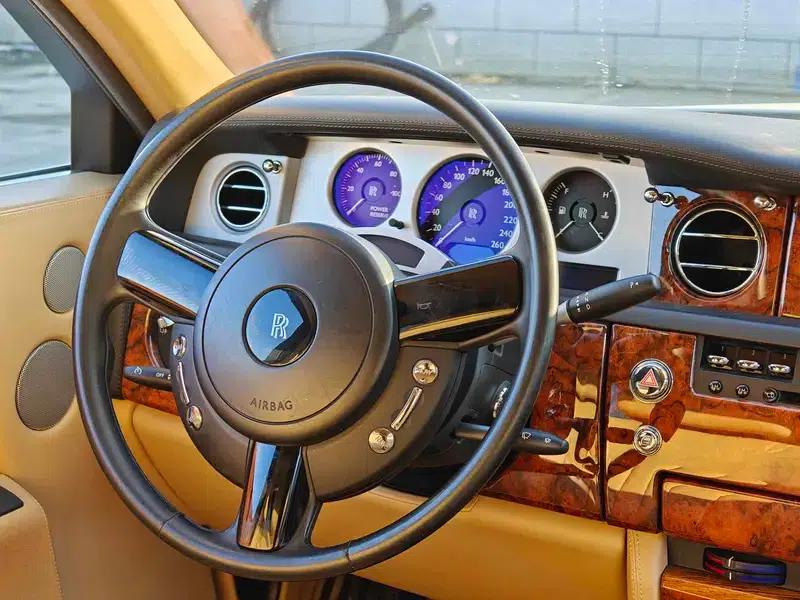 2011 Phantom 6.7T Automatic Rear-Wheel Drive 4-Seater Factory Custom Edition — миниатюра 14
