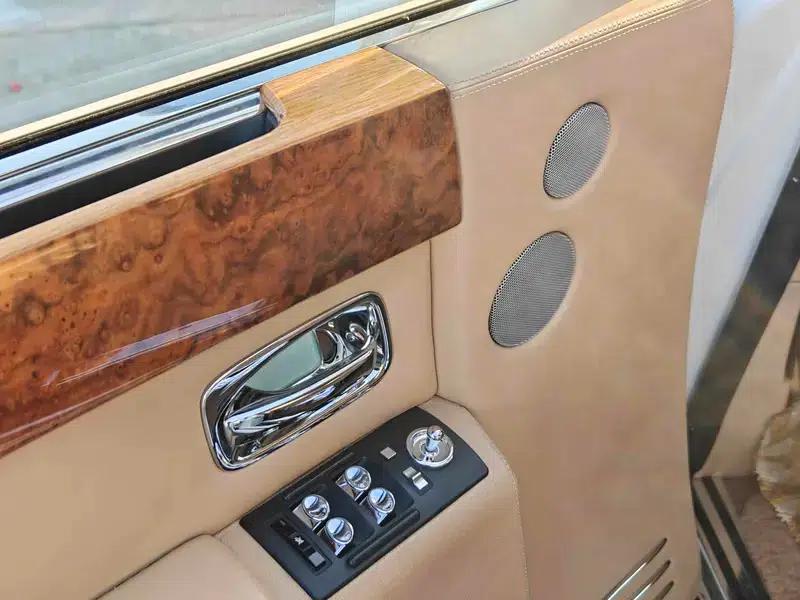 2011 Phantom 6.7T Automatic Rear-Wheel Drive 4-Seater Factory Custom Edition — миниатюра 18
