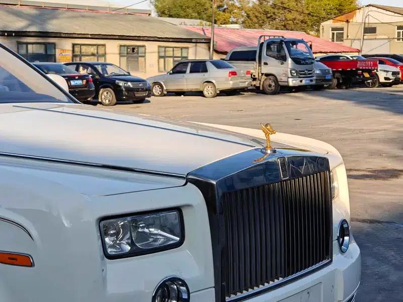 2011 Phantom 6.7T Automatic Rear-Wheel Drive 4-Seater Factory Custom Edition — миниатюра 6