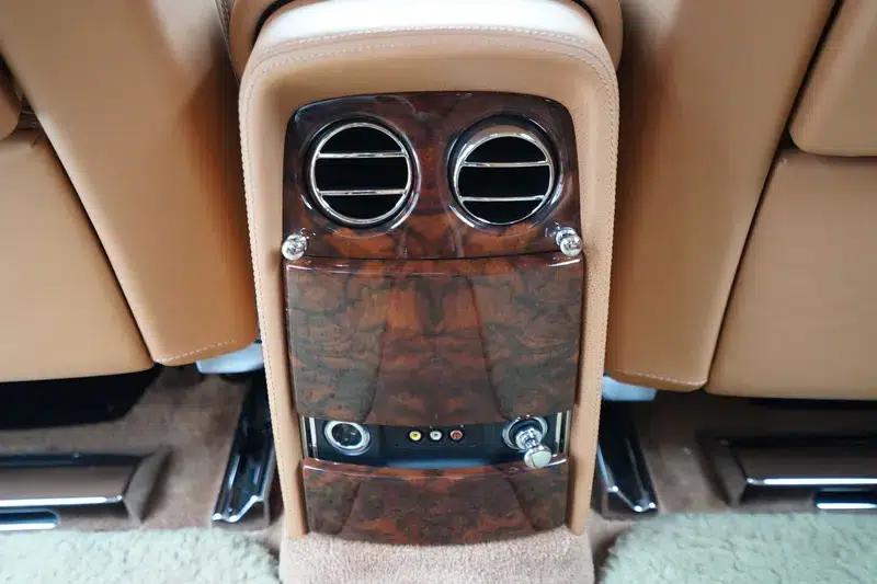 2011 Phantom 6.7L Automatic Rear-Wheel Drive 4-Seater Factory Custom Edition — миниатюра 11
