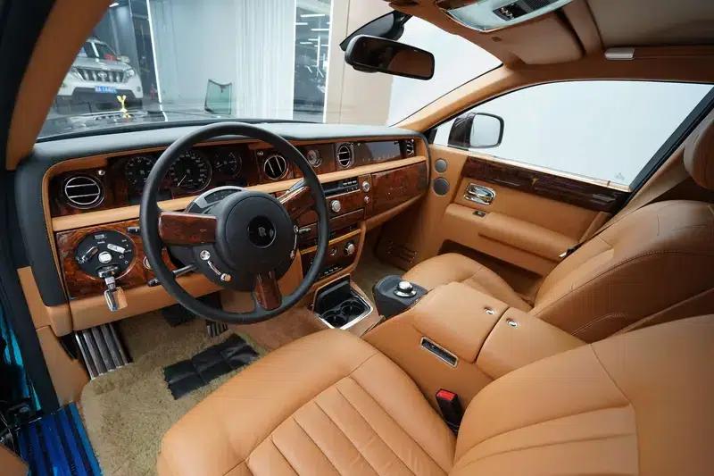 2011 Phantom 6.7L Automatic Rear-Wheel Drive 4-Seater Factory Custom Edition — миниатюра 15