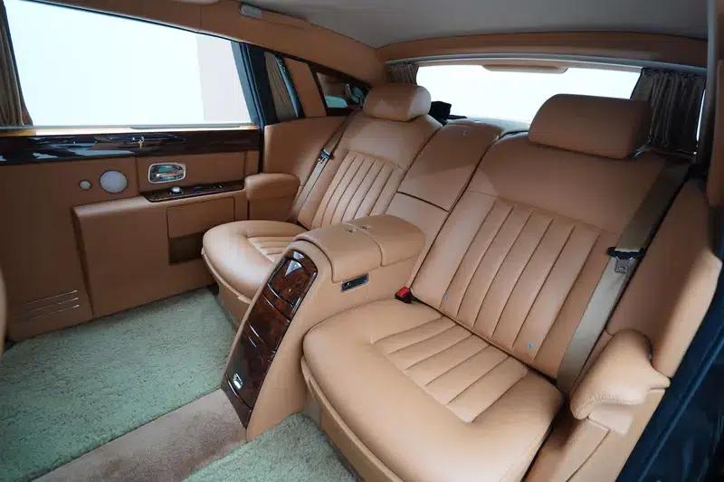 2011 Phantom 6.7L Automatic Rear-Wheel Drive 4-Seater Factory Custom Edition — миниатюра 17