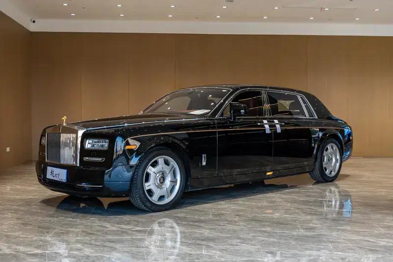 2013 Phantom 6.7L Extended Wheelbase (EWB) — миниатюра 1