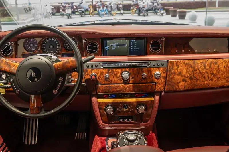 2013 Phantom 6.7L Extended Wheelbase (EWB) — миниатюра 17