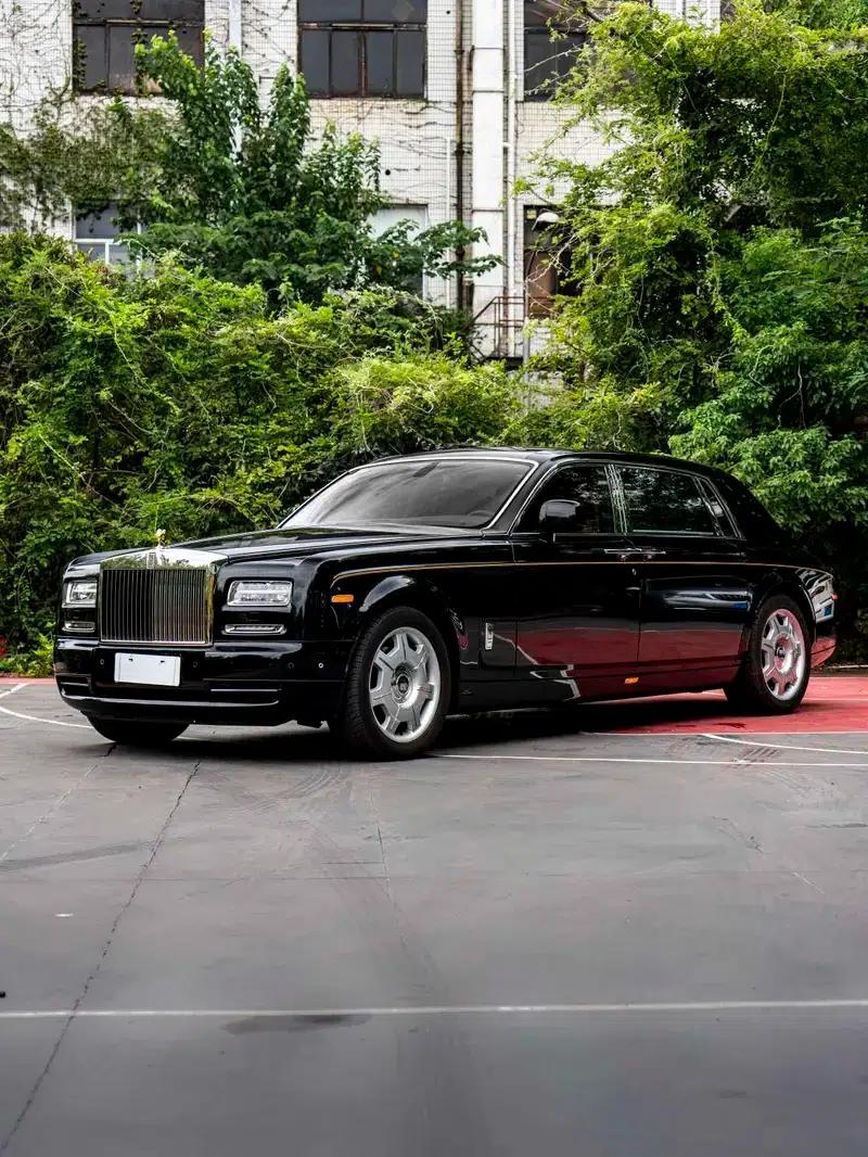 2013 Phantom 6.7L Extended Wheelbase (EWB) — миниатюра 1