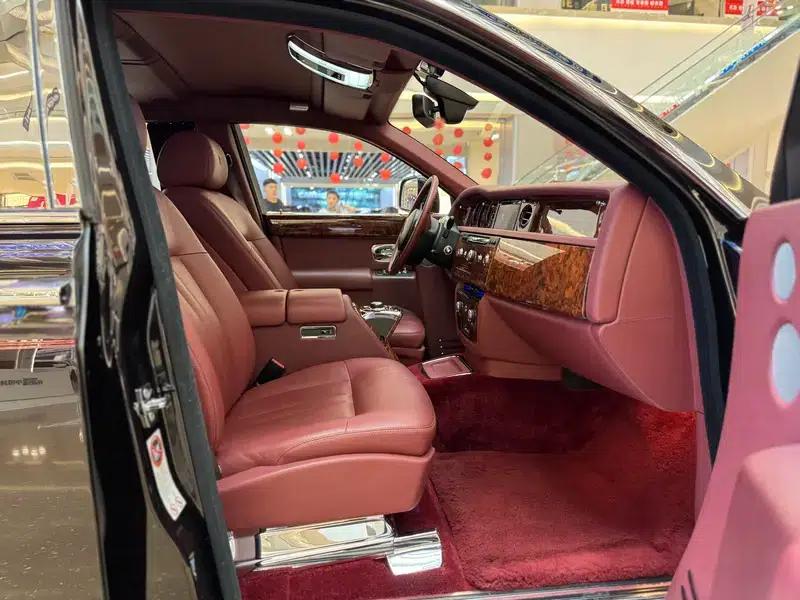 2013 Phantom 6.7L Extended Wheelbase (EWB) — миниатюра 29