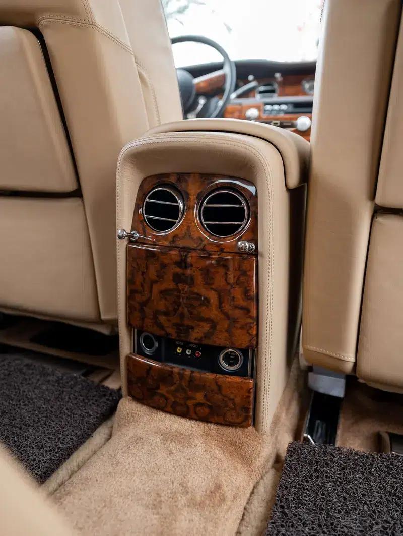 2011 Nissan Phantom 6.7T Automatic 4WD 4-Seater (Parallel Import) — миниатюра 27