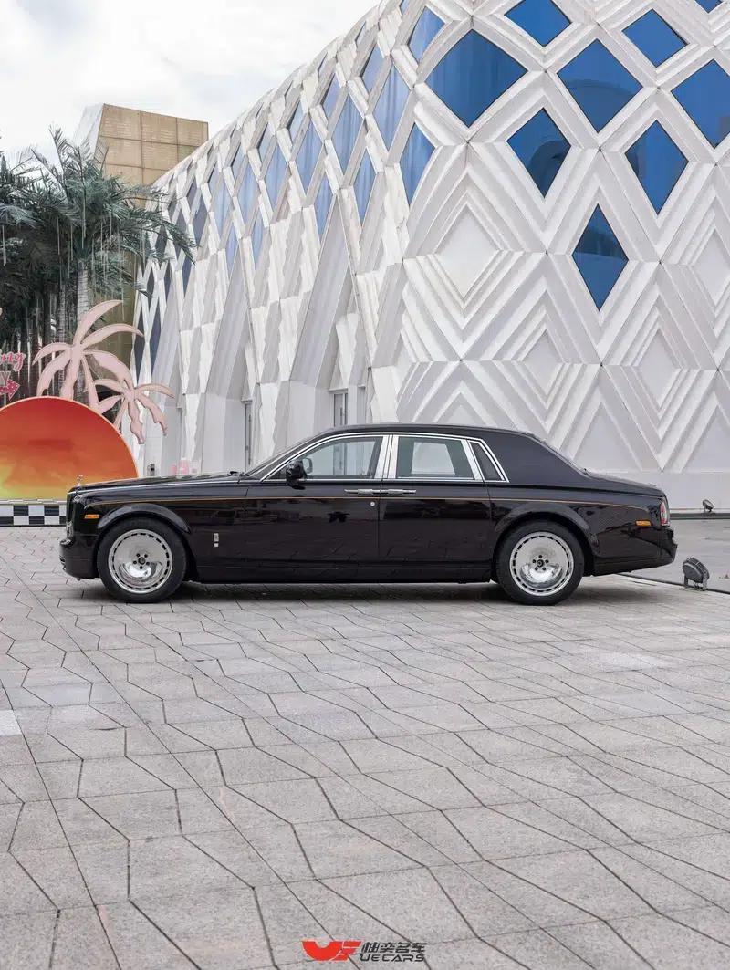 2011 Nissan Phantom 6.7T Automatic 4WD 4-Seater (Parallel Import) — миниатюра 4