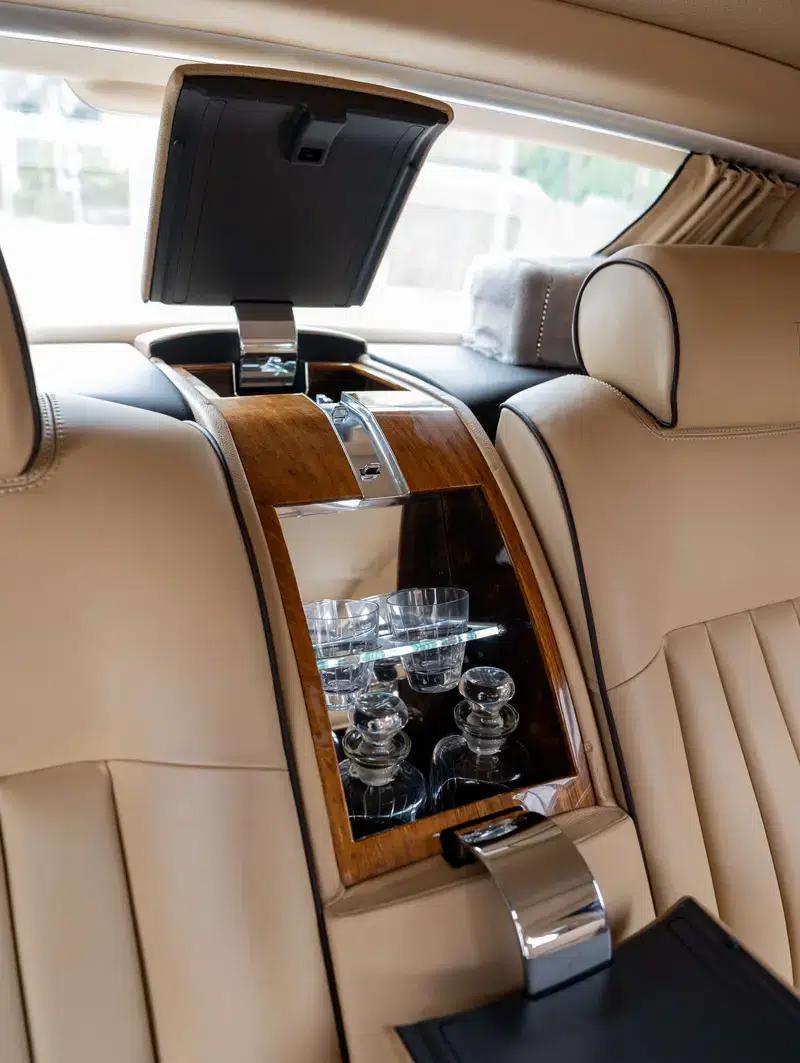 2011 Nissan Phantom 6.7T Automatic 4WD 4-Seater (Parallel Import) — миниатюра 8