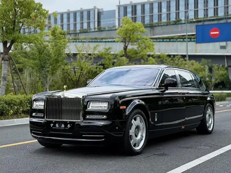 2013 Phantom 6.7L Extended Wheelbase (EWB) — миниатюра 1