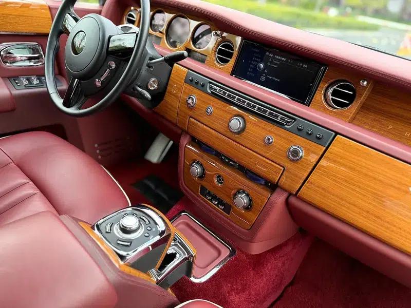 2013 Phantom 6.7L Extended Wheelbase (EWB) — миниатюра 20