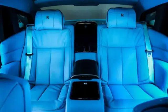 2006 Phantom 6.7L Extended Wheelbase (EWB) — миниатюра 10