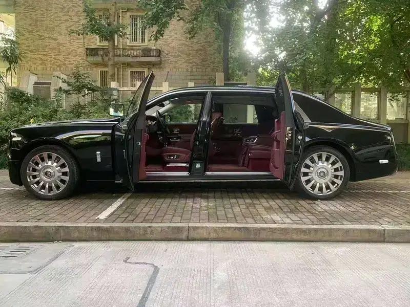 2018 Phantom 6.7T Long Wheelbase — миниатюра 2