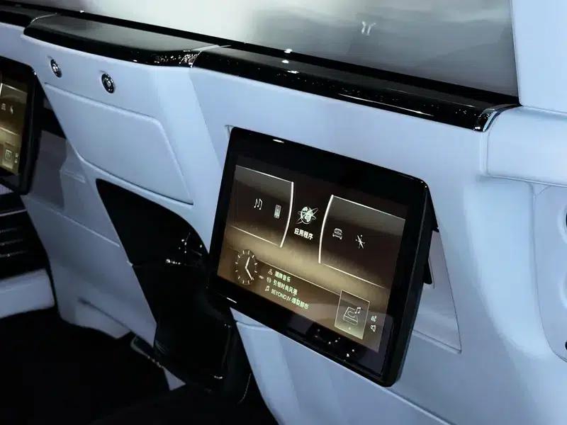 2018 Phantom 6.7T Long Wheelbase — миниатюра 23