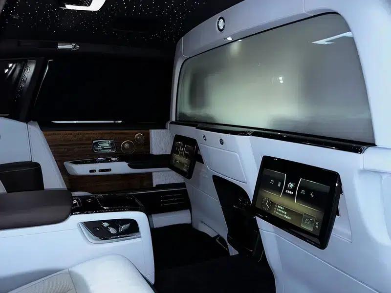 2018 Phantom 6.7T Long Wheelbase — миниатюра 33