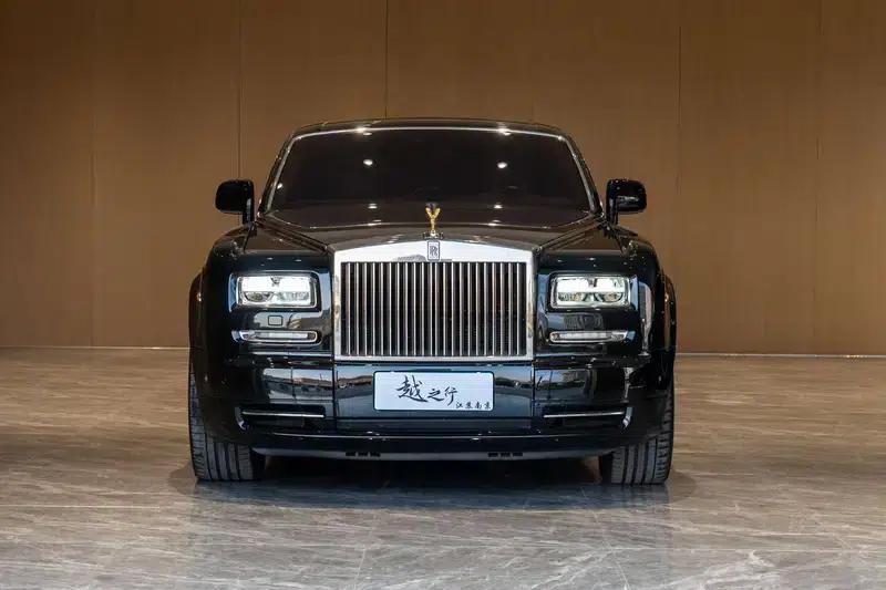 2013 Phantom 6.7L Extended Wheelbase (EWB) — миниатюра 2