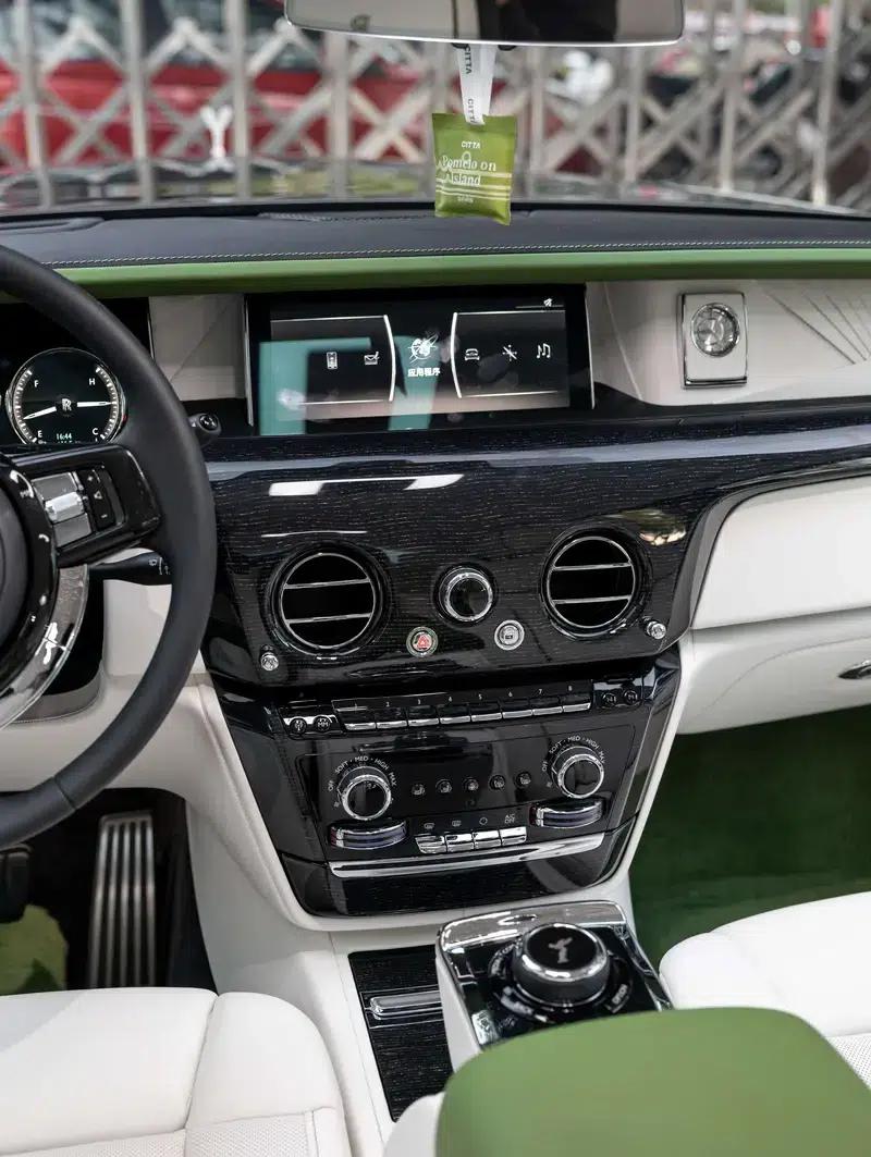 2022 Nissan Phantom 6.7T Automatic 4WD 4-Seater (Parallel Import) — миниатюра 16