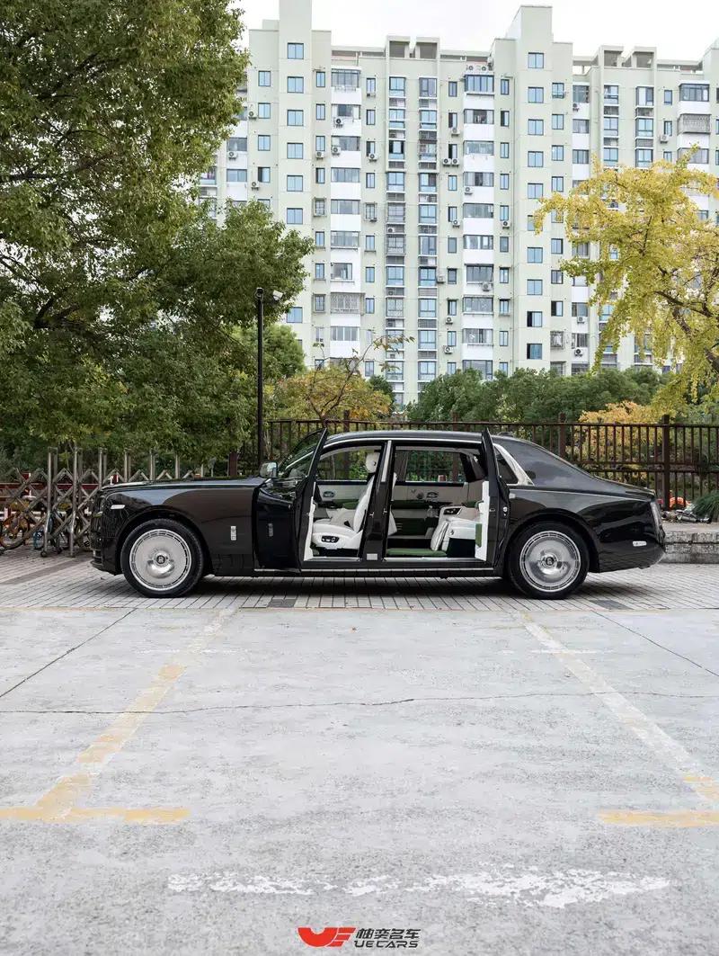 2022 Nissan Phantom 6.7T Automatic 4WD 4-Seater (Parallel Import) — миниатюра 19
