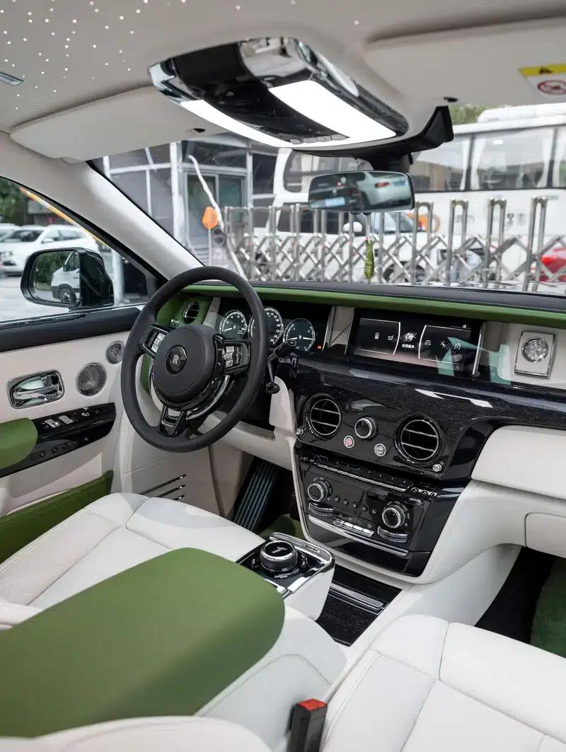 2022 Nissan Phantom 6.7T Automatic 4WD 4-Seater (Parallel Import) — миниатюра 24
