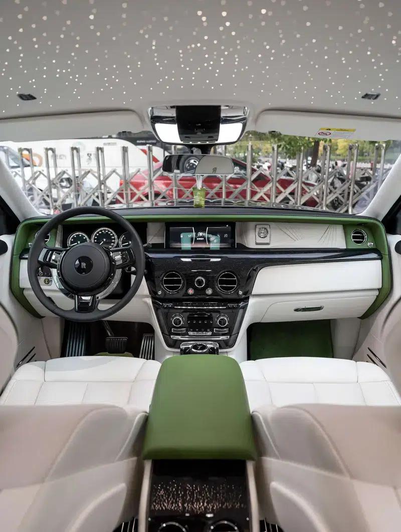 2022 Nissan Phantom 6.7T Automatic 4WD 4-Seater (Parallel Import) — миниатюра 27
