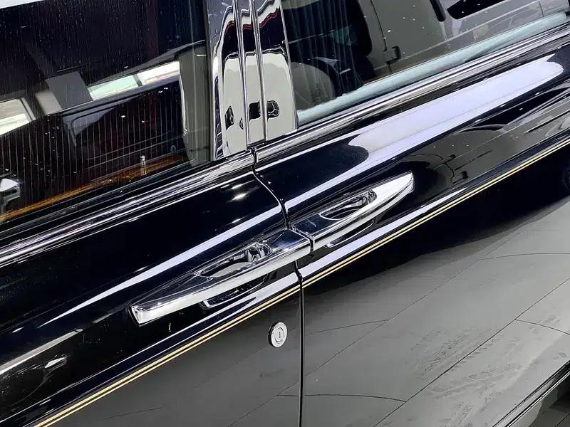 2006 Phantom 6.7L Extended Wheelbase (EWB) — миниатюра 11