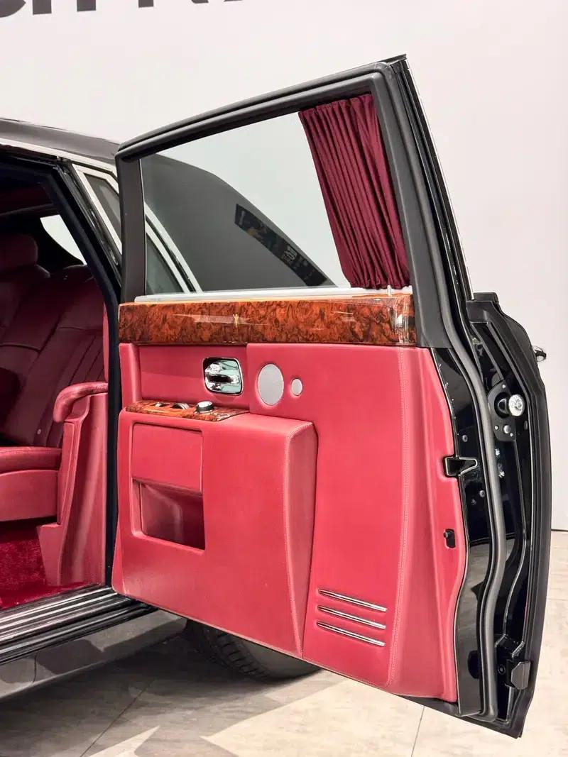 2006 Phantom 6.7L Extended Wheelbase (EWB) — миниатюра 18