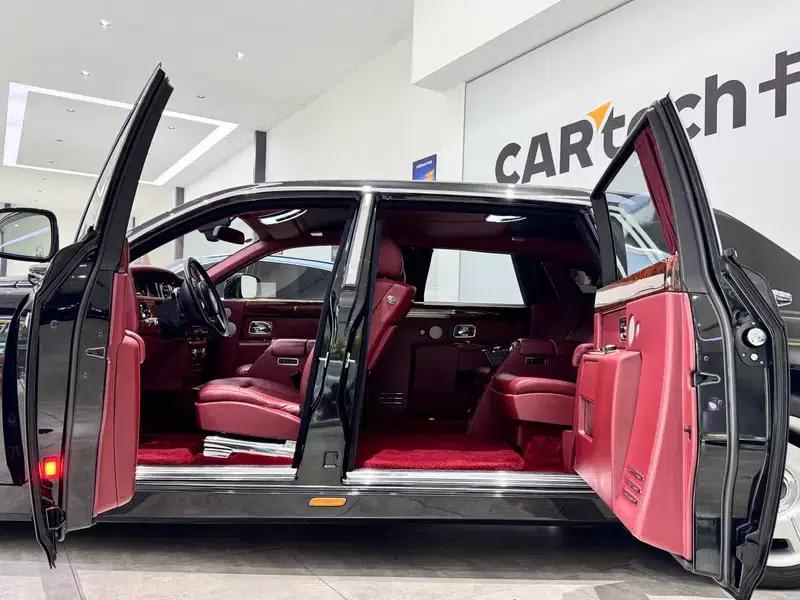 2006 Phantom 6.7L Extended Wheelbase (EWB) — миниатюра 20