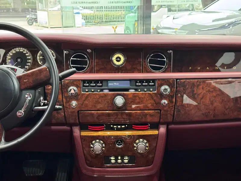 2006 Phantom 6.7L Extended Wheelbase (EWB) — миниатюра 23
