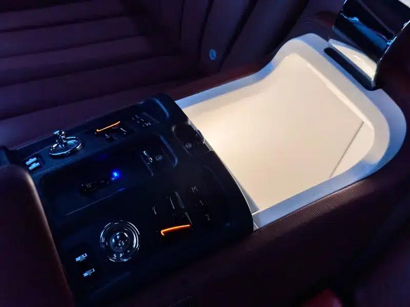 2006 Phantom 6.7L Extended Wheelbase (EWB) — миниатюра 29